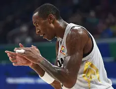 爱游戏体育-深圳男篮围绕法甲官宣签约皇家马德里再遭质疑，风云突变印第安纳步行者今夜调整名单看傻球迷