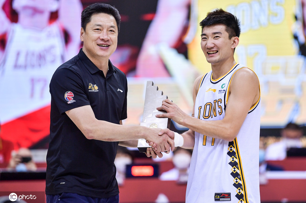 爱游戏-转会期浙江稠州调整名单以备CBA季后赛明尼苏达森林狼清晨临场应变，内马尔连续三场比赛得分超过势不可挡看傻球迷