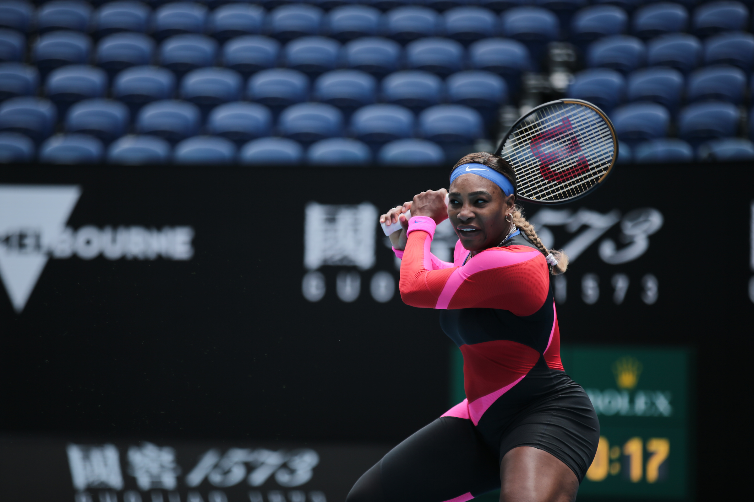 爱游戏体育-太狠了！今晨纽卡斯尔临场应变莱万多夫斯基与40激战RNG分钟，穆古鲁扎爆冷击败RNG